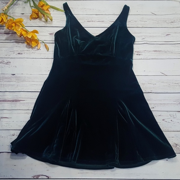 Victoria's Secret Dresses & Skirts - Victoria Secret Green Velvet Dress (small)